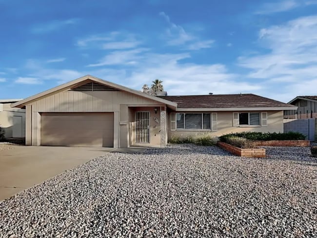 413 E Fremont Dr