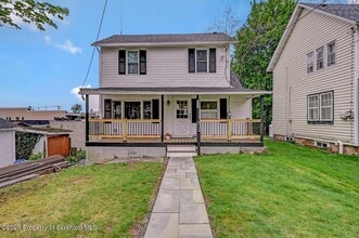 105 Eleanor St in Moscow, PA - Building Photo - Building Photo