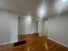 4676 N Banner Dr, Unit 2 in Long Beach, CA - Foto de edificio - Building Photo