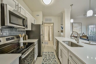 Aventura 1414 in Houston, TX - Building Photo - Building Photo