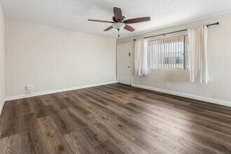 5015 Cape May Ave, Unit Unit 304 in San Diego, CA - Foto de edificio - Building Photo