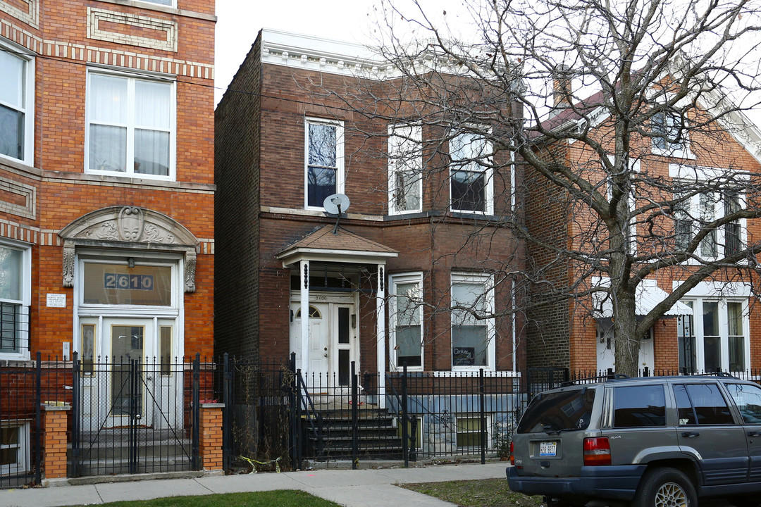 2606 W Thomas St in Chicago, IL - Building Photo