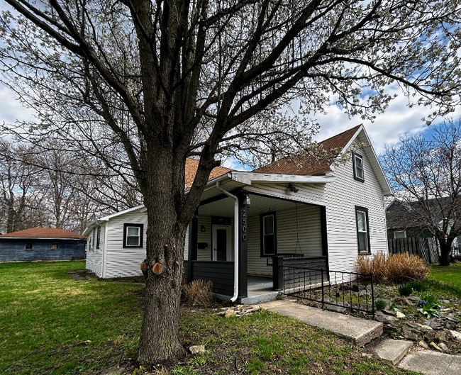 2500 S Vine St in Yorktown, IN - Building Photo - Building Photo