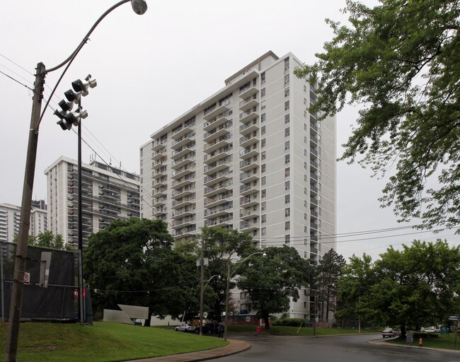 Davisville Village in Toronto, ON - Building Photo - Building Photo