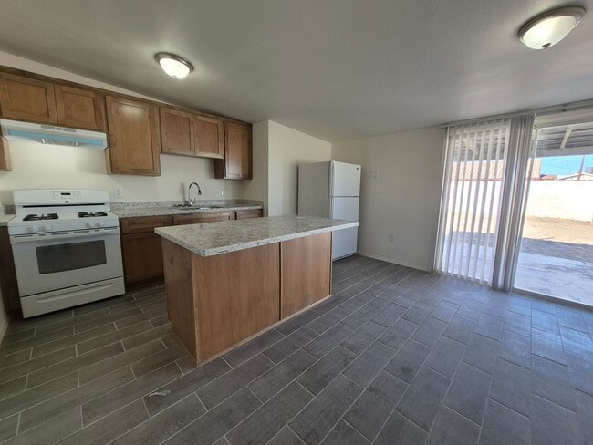 property at 130 W 20th Pl