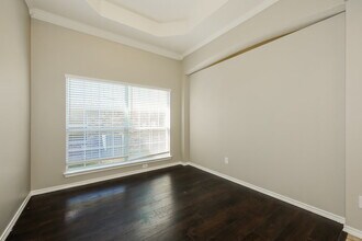 5344 Elmdale Dr in Watauga, TX - Foto de edificio - Building Photo