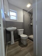2523 NW 32nd St in Miami, FL - Building Photo - Building Photo