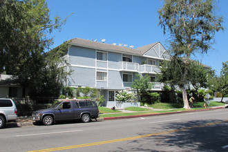 6941 Coldwater Canyon Ave in North Hollywood, CA - Building Photo - Building Photo