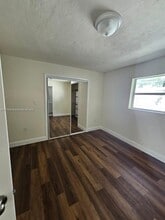 1717 NW 69th St in Miami, FL - Building Photo - Building Photo