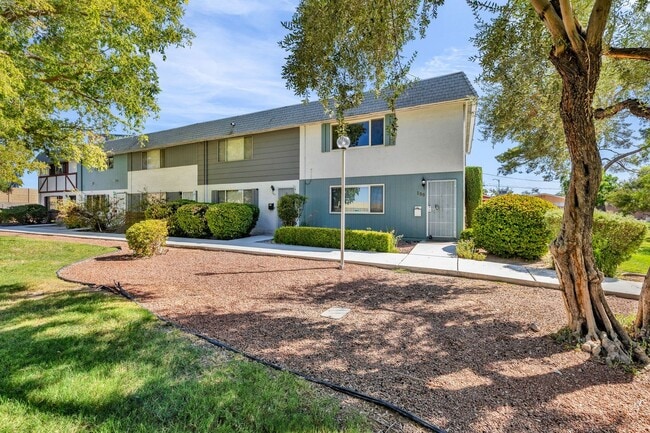 property at 109 Greenbriar Townhouse Way