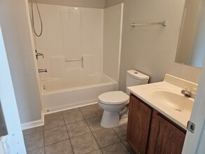 4416 Rhodes Dr in New Orleans, LA - Building Photo - Building Photo