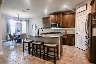 983 E Villas Ct in Lewisville, TX - Building Photo - Building Photo