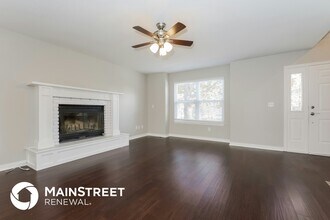 2314 NE Springbrook St in Blue Springs, MO - Foto de edificio - Building Photo