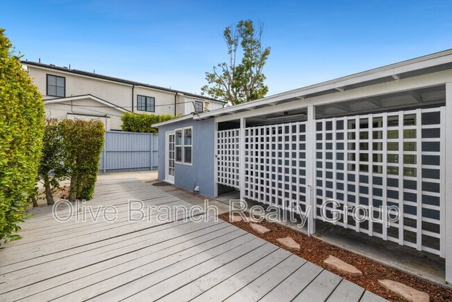 property at 12827 Rubens Ave