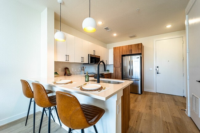 St Mary's & Elmira Flats in San Antonio, TX - Foto de edificio - Building Photo