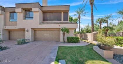 7400 GAINEY CLUB Dr in Scottsdale, AZ - Building Photo - Building Photo