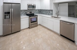 17252 SW 112th Pl in Miami, FL - Building Photo