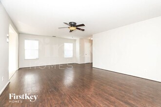 9334 Maple Silver in San Antonio, TX - Building Photo - Building Photo