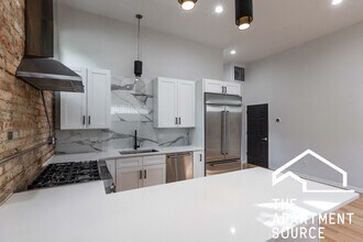 2701 W Thomas St in Chicago, IL - Foto de edificio - Building Photo