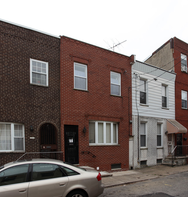 736 Latona St in Philadelphia, PA - Building Photo - Building Photo