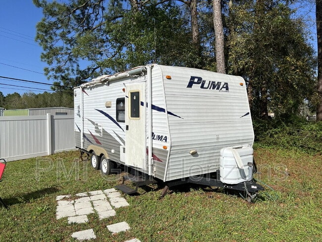 property at 738 Carondelay Dr