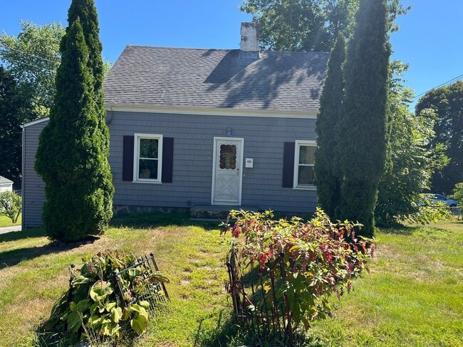 204 Pembroke Ave in Waterbury, CT - Building Photo - Building Photo