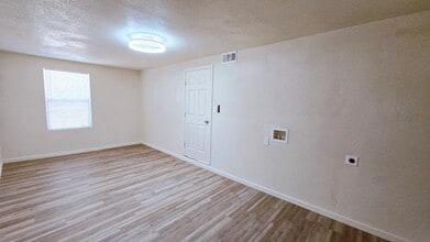 2200 E California Ave in Midland, TX - Building Photo - Building Photo