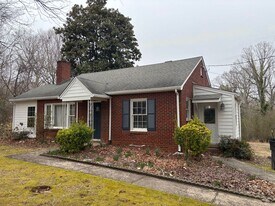 633 Hawthorne Dr in Asheboro, NC - Building Photo