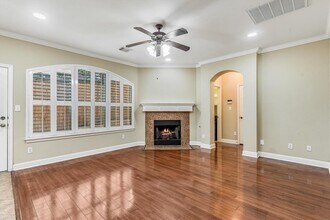 601 12 Oaks Ln in Austin, TX - Building Photo - Building Photo