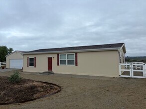 40528 Calle Cancion in Temecula, CA - Building Photo - Building Photo