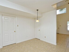 803 Valley View Dr in Pflugerville, TX - Building Photo - Building Photo