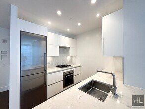 East 44th Street in New York, NY - Building Photo - Building Photo