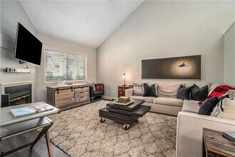 802 Cedar Chase Cir NE in Atlanta, GA - Foto de edificio - Building Photo