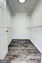 1001 Gaither Rd, Unit I in Rockville, MD - Building Photo - Building Photo