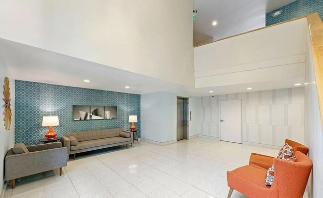 1200 Flores St in West Hollywood, CA - Foto de edificio - Building Photo