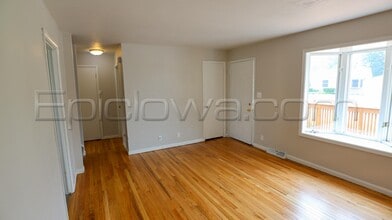 5442 Gordon Ave NW in Cedar Rapids, IA - Building Photo - Building Photo