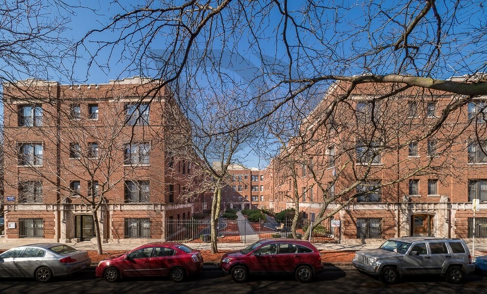 910 W George St, Unit #910-GDN in Chicago, IL - Building Photo