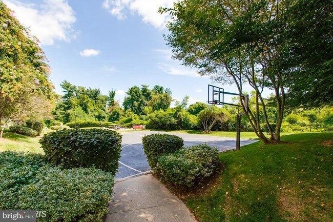 1591 Spring Gate Dr-Unit -3402 in McLean, VA - Building Photo - Building Photo