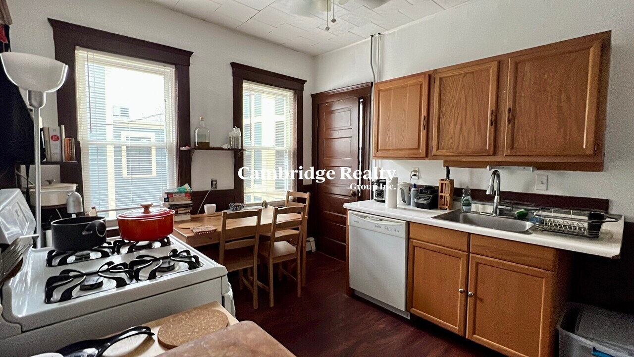 113 Columbia St, Unit 2B in Cambridge, MA - Foto de edificio