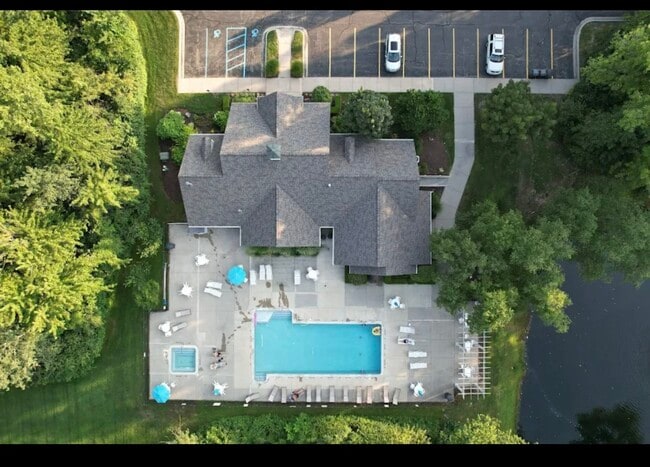 25820 Maritime Cir N, Unit Maritime Cir North in Harrison Township, MI - Building Photo - Building Photo
