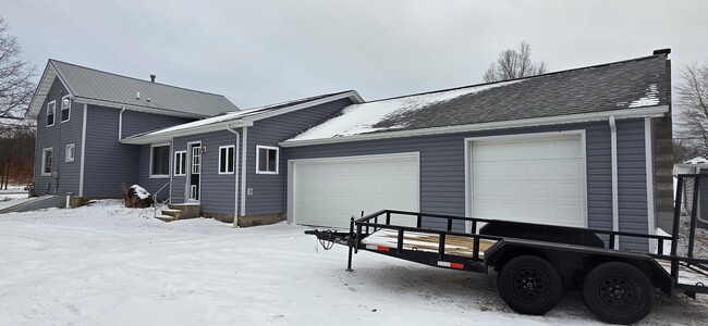 8295 Limeridge Rd in Ravenna, OH - Building Photo - Building Photo