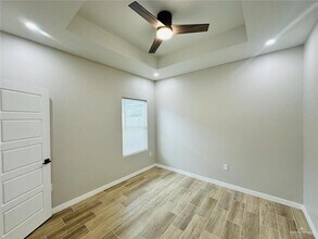 11003 N 36th Ln, Unit 6 in McAllen, TX - Building Photo - Building Photo