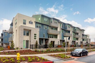 Lumen in Milpitas, CA - Foto de edificio - Building Photo