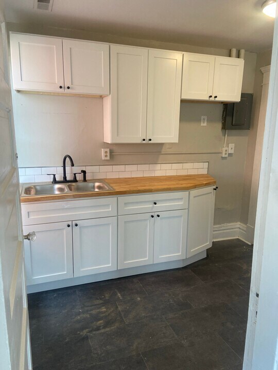 1127 9th St in Huntington, WV - Building Photo