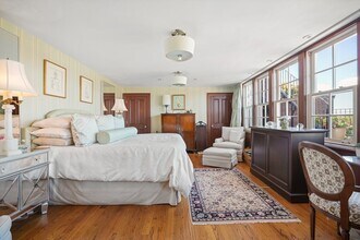 94 Beacon St, Unit 1 in Boston, MA - Building Photo - Building Photo