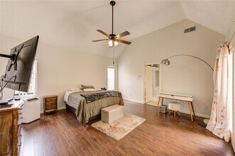 14323 Burgoyne Rd in Houston, TX - Building Photo - Building Photo