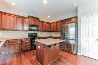 6516 Hermsley Rd in Charlotte, NC - Building Photo - Building Photo