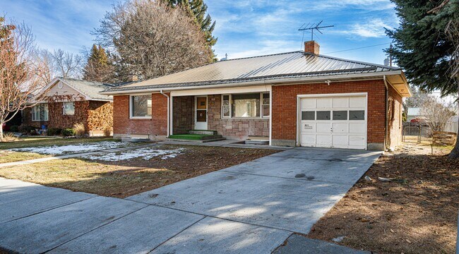 920 9th St, Unit 1 in Idaho Falls, ID - Building Photo - Building Photo