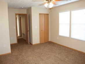 7525 Hemrich Dr in Canal Winchester, OH - Foto de edificio - Building Photo