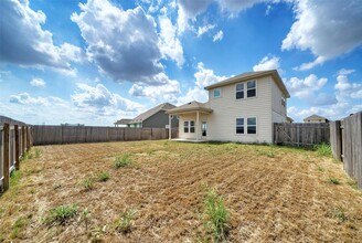 1012 Torre Mileto Wy in Hutto, TX - Building Photo - Building Photo